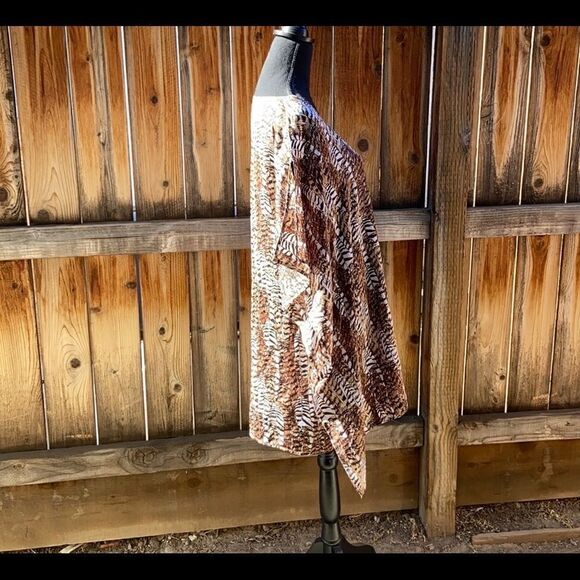 Dana Bachman blouse cold shoulder brown black tan geometric belted batwing Large - Picture 3 of 9